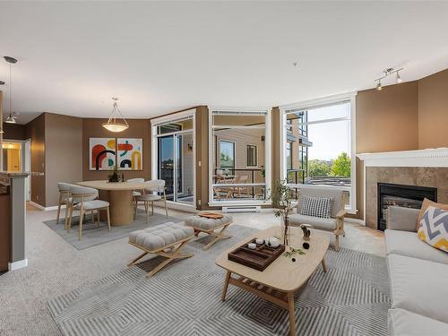 309-330 Waterfront Cres, Victoria, BC - Indoor Photo Showing Living Room With Fireplace