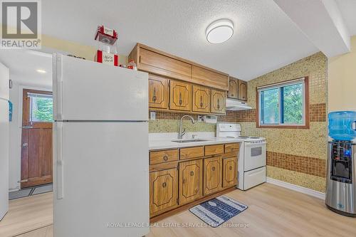 34 Nancy & Part 2 & 3 Street, Wasaga Beach, ON - Indoor Photo Showing Kitchen