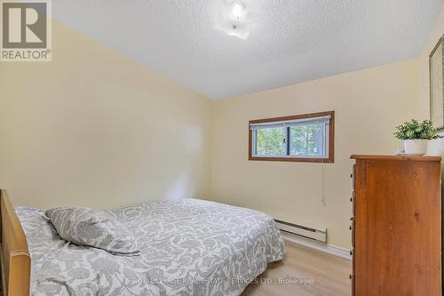 34 Nancy & Part 2 & 3 Street, Wasaga Beach, ON - Indoor Photo Showing Bedroom