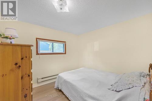 34 Nancy & Part 2 & 3 Street, Wasaga Beach, ON - Indoor Photo Showing Bedroom