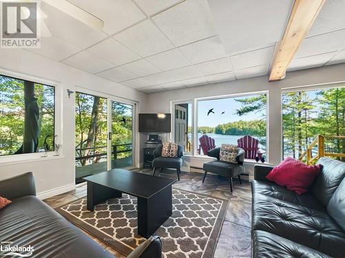 3 Harris Lake Road, Parry Sound, Unorganized, Centre Part, ON - Indoor Photo Showing Living Room