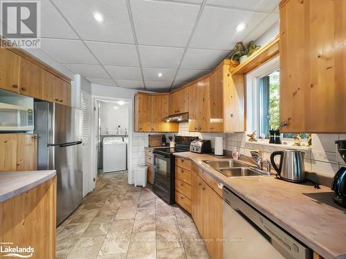 3 Harris Lake Road, Parry Sound, Unorganized, Centre Part, ON - Indoor Photo Showing Kitchen With Double Sink