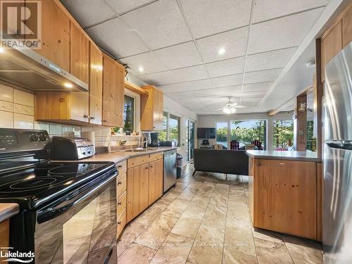 3 Harris Lake Road, Parry Sound, Unorganized, Centre Part, ON - Indoor Photo Showing Kitchen