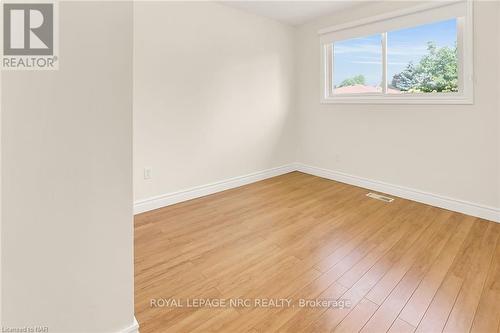 6471 Riall Street, Niagara Falls, ON - Indoor Photo Showing Other Room