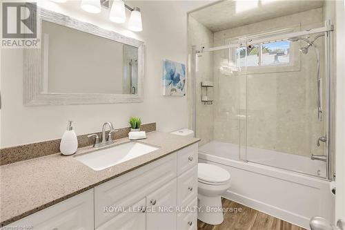 6471 Riall Street, Niagara Falls, ON - Indoor Photo Showing Bathroom