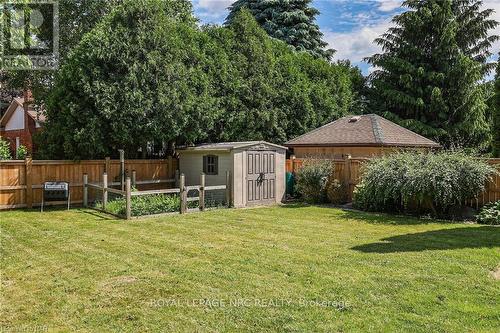 6471 Riall Street, Niagara Falls, ON - Outdoor With Backyard