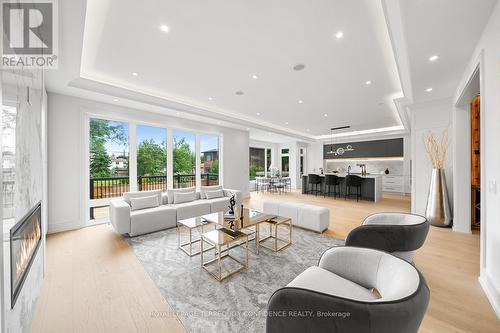 227 Connaught Avenue, Toronto (Newtonbrook West), ON - Indoor Photo Showing Living Room