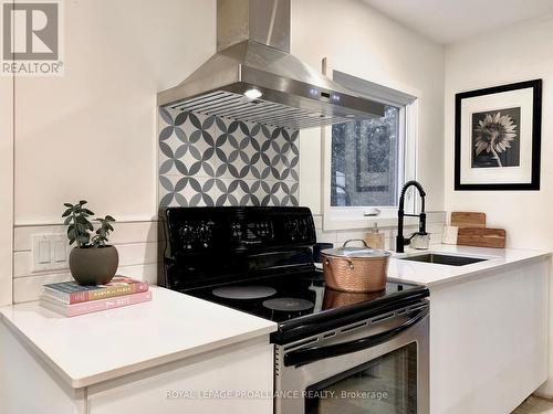 275 - 5139 Halstead Beach Road, Hamilton Township (Bewdley), ON - Indoor Photo Showing Kitchen