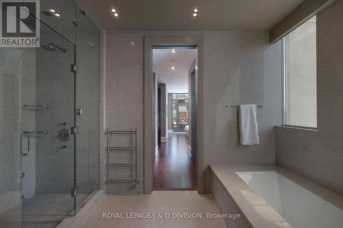 1601 - 68 Yorkville Avenue, Toronto (Annex), ON - Indoor Photo Showing Bathroom