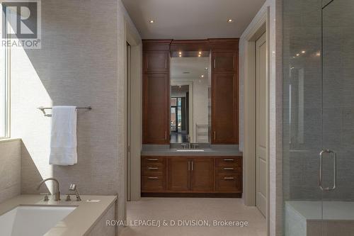 1601 - 68 Yorkville Avenue, Toronto (Annex), ON - Indoor Photo Showing Bathroom