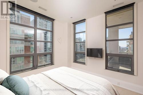 1601 - 68 Yorkville Avenue, Toronto, ON - Indoor Photo Showing Bedroom