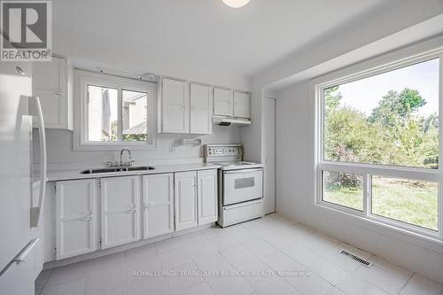 85 Port Royal Trail, Toronto (Milliken), ON - Indoor Photo Showing Kitchen With Double Sink