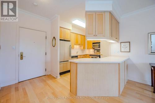 705 - 1 Lomond Drive, Toronto (Islington-City Centre West), ON - Indoor Photo Showing Kitchen