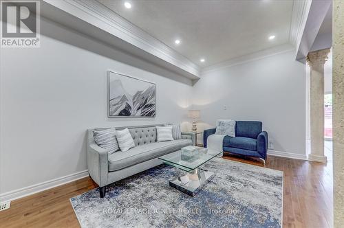 247 Shadow Place, Pickering (Rouge Park), ON - Indoor Photo Showing Living Room