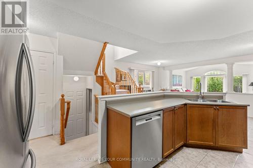 7309 Cork Tree Row, Mississauga, ON - Indoor Photo Showing Kitchen With Double Sink