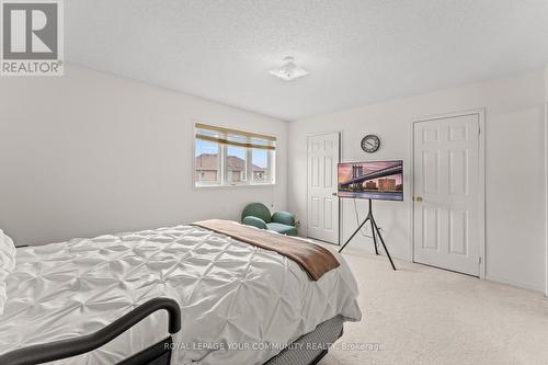 7309 Cork Tree Row, Mississauga (Lisgar), ON - Indoor Photo Showing Bedroom