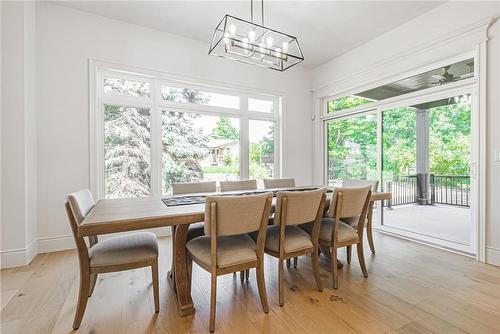 27 Cielo Court, Hamilton, ON - Indoor Photo Showing Dining Room