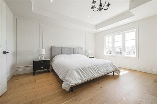 27 Cielo Court, Hamilton, ON - Indoor Photo Showing Bedroom