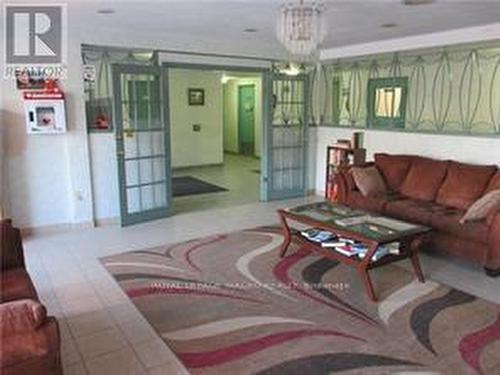 321 - 485 Thorold Road, Welland, ON - Indoor Photo Showing Living Room