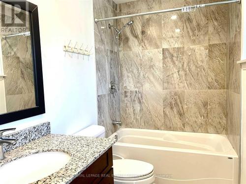 1987 Truscott Drive, Mississauga, ON - Indoor Photo Showing Bathroom