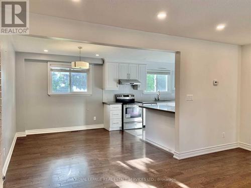 1987 Truscott Drive, Mississauga, ON - Indoor Photo Showing Kitchen