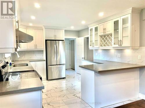 1987 Truscott Drive, Mississauga, ON - Indoor Photo Showing Kitchen