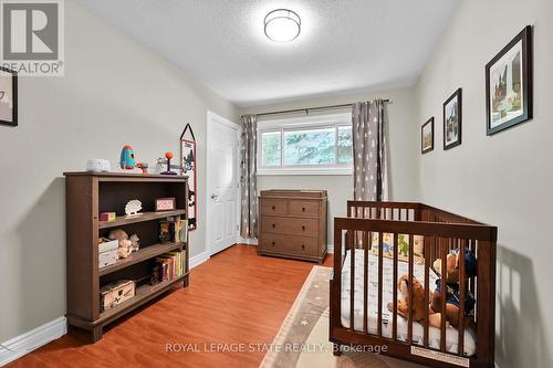 11 Douglas Road, Hamilton, ON - Indoor Photo Showing Bedroom