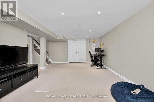 11 Douglas Road, Hamilton (Ancaster), ON - Indoor Photo Showing Other Room