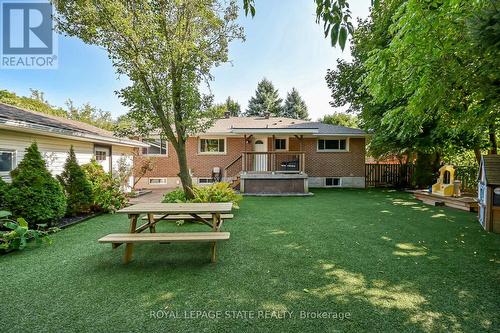 11 Douglas Road, Hamilton (Ancaster), ON - Outdoor