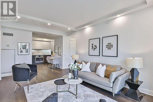 407 - 151 Avenue Road, Toronto (Annex), ON - Indoor Photo Showing Living Room