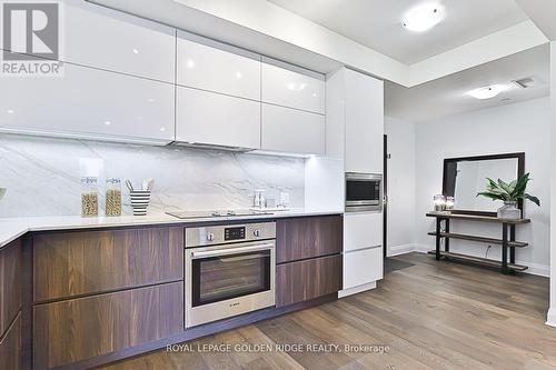 407 - 151 Avenue Road, Toronto (Annex), ON - Indoor Photo Showing Kitchen