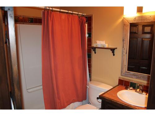 D5-D - 1351 Gerry Sorensen Way, Kimberley, BC - Indoor Photo Showing Bathroom