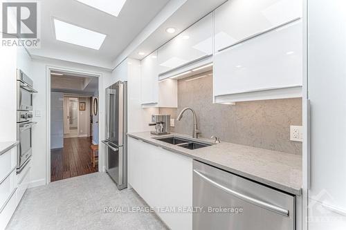 202 - 111 Echo Drive, Ottawa, ON - Indoor Photo Showing Kitchen With Double Sink With Upgraded Kitchen