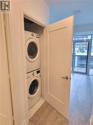 705 - 65 Annie Craig Drive, Toronto (Mimico), ON - Indoor Photo Showing Laundry Room