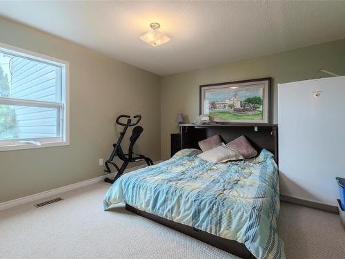 10045 Beach Dr, Chemainus, BC - Indoor Photo Showing Bedroom