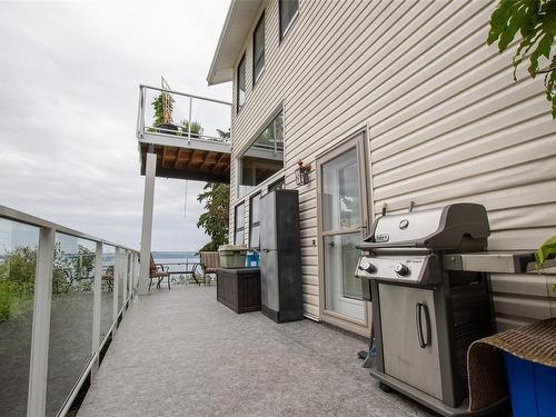 10045 Beach Dr, Chemainus, BC - Outdoor With Exterior