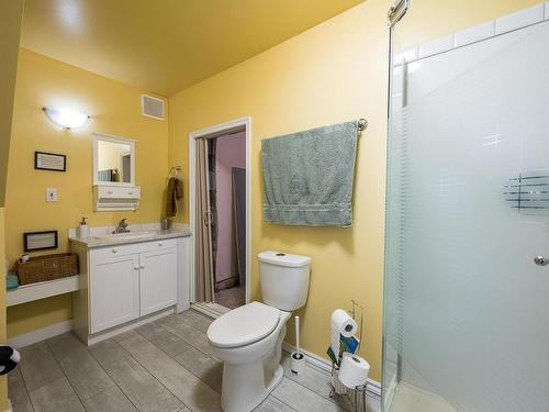 2372 Ojibway Road, Kamloops, BC - Indoor Photo Showing Bathroom