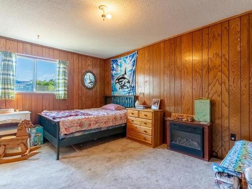 535 Arbutus Street, Chase, BC - Indoor Photo Showing Bedroom