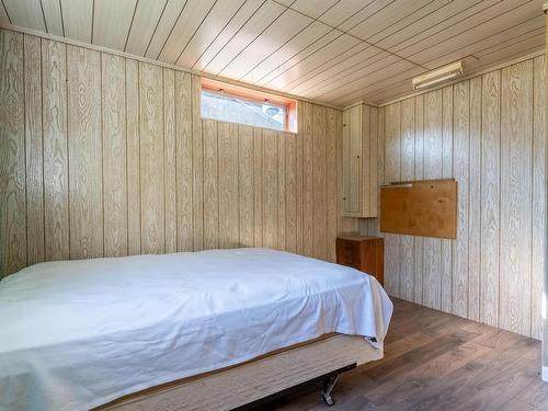 535 Arbutus Street, Chase, BC - Indoor Photo Showing Bedroom