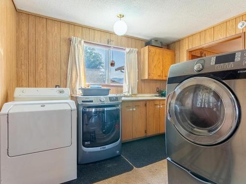 535 Arbutus Street, Chase, BC - Indoor Photo Showing Laundry Room