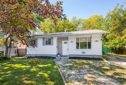 216 Elmhurst RD  Winnipeg, MB R3R 0T4