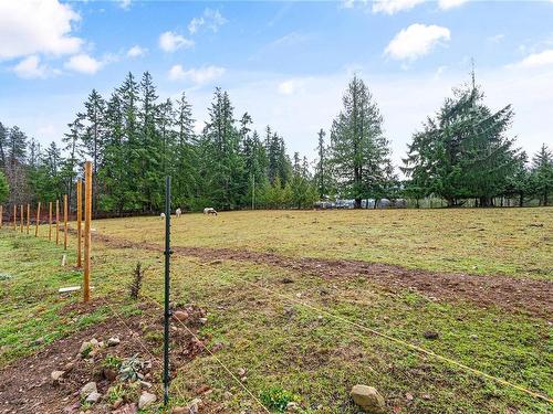 981 Pratt Rd, Hilliers, BC 