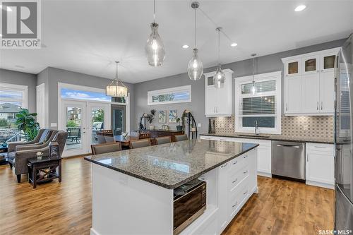 142 Gillies Lane, Saskatoon, SK - Indoor Photo Showing Kitchen With Upgraded Kitchen