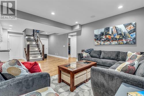 142 Gillies Lane, Saskatoon, SK - Indoor Photo Showing Living Room