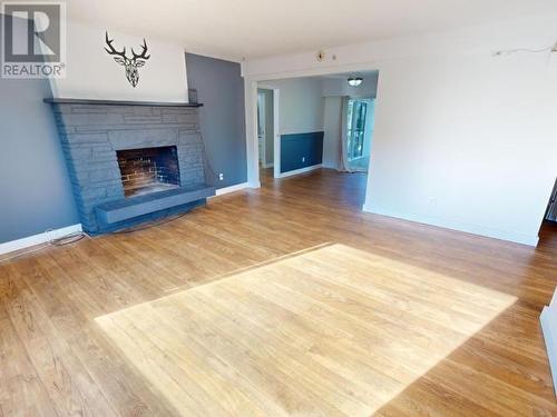 3949 Selkirk Ave, Powell River, BC - Indoor Photo Showing Living Room With Fireplace