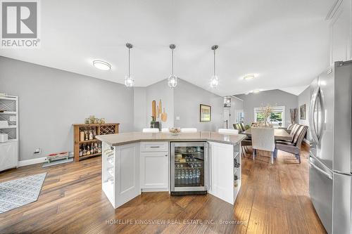 3269 Oak Street, Innisfil, ON - Indoor Photo Showing Kitchen