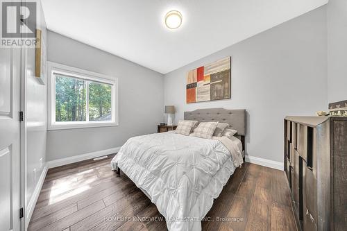 3269 Oak Street, Innisfil, ON - Indoor Photo Showing Bedroom