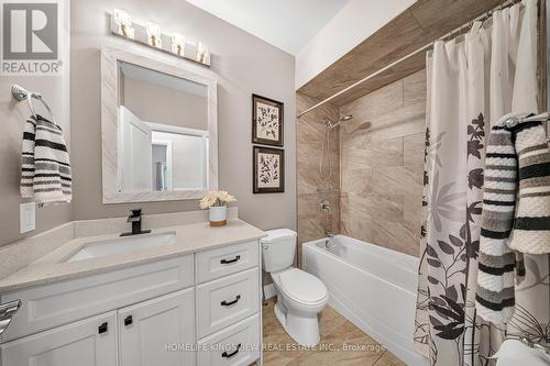 3269 Oak Street, Innisfil, ON - Indoor Photo Showing Bathroom