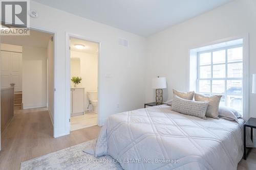 1982 Barber House Lane, Mississauga, ON - Indoor Photo Showing Bedroom