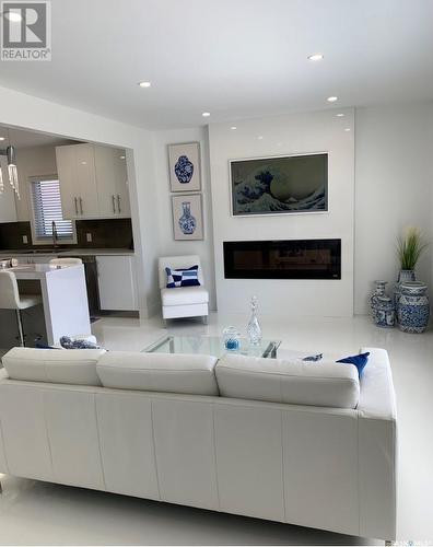 116 Downey Street, Strasbourg, SK - Indoor Photo Showing Living Room